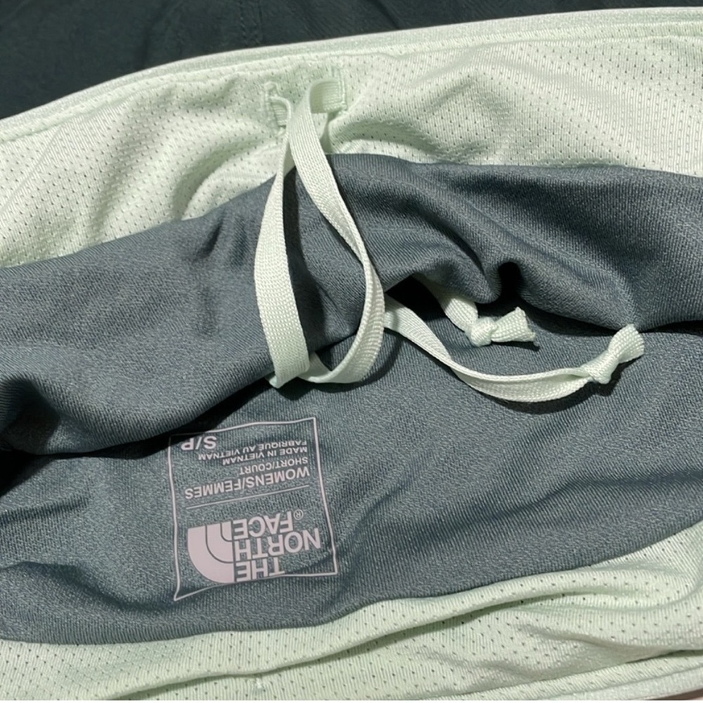 The North Face Women’s Athletic Shorts *S - Picture 5 of 6